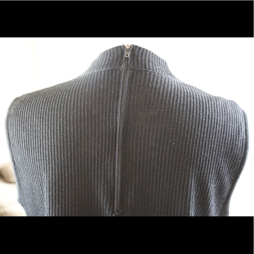 St. John Luxe Rib Knit Shell - Picture 6 of 7
